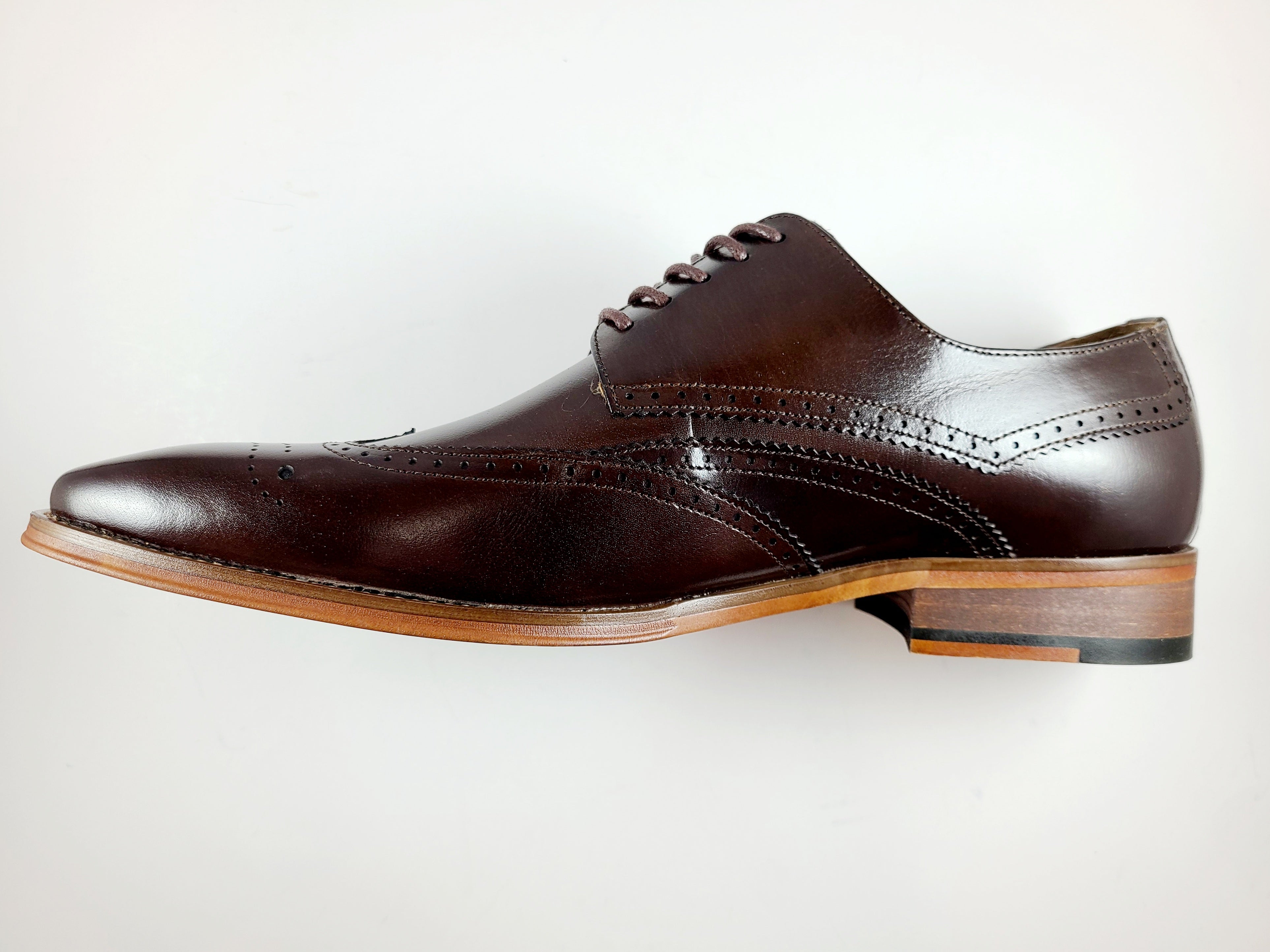 Giovani Wingtip shoes